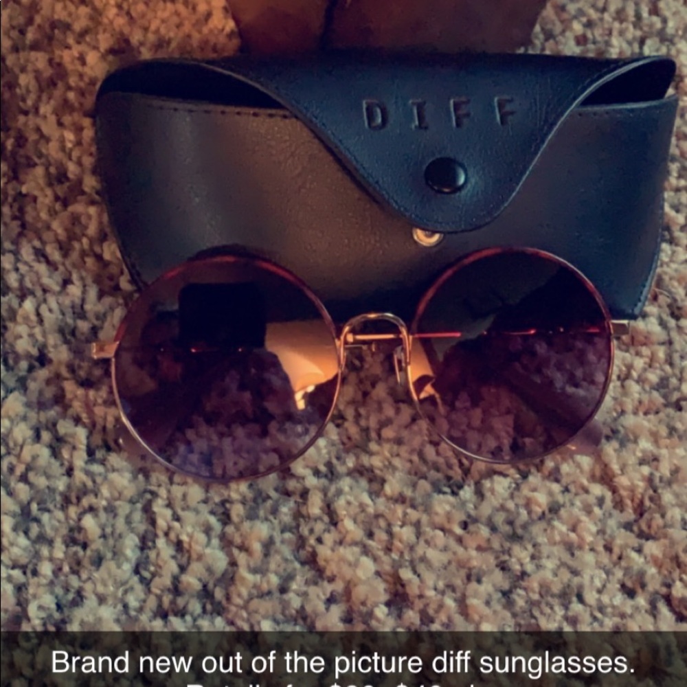 Diff eyewear sunglasses new in the package!